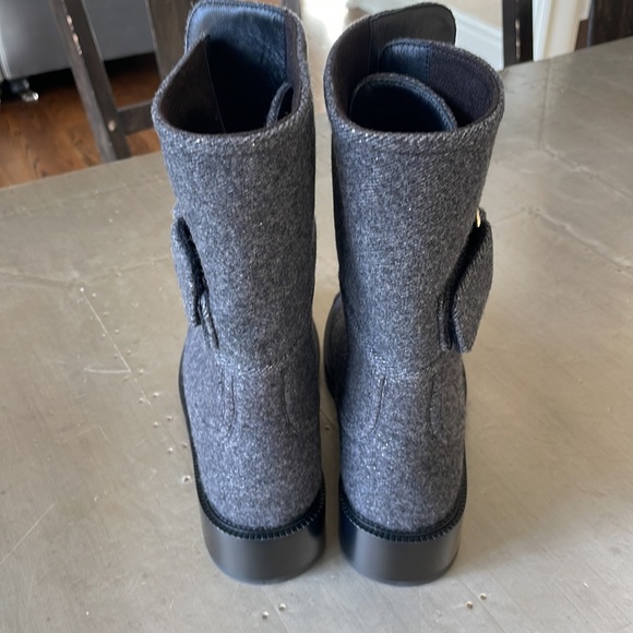 Chanel rare tweed flannel gray combat boot military boot logo gold sz 38.5 - Picture 5 of 10